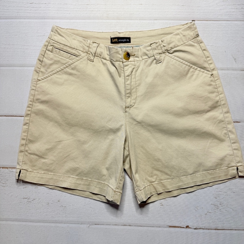 Lee - Women’s Khaki Straight Fit Shorts - Size 6